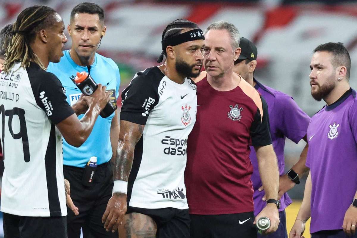 Brasileirão: Memphis oferece assistência, sofre lesão e inquieta a Holanda