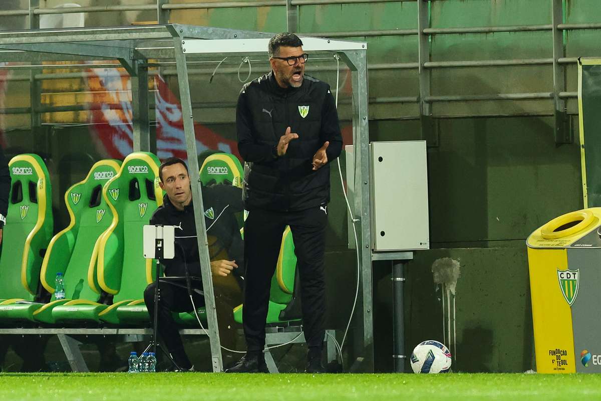 Treinador Bacci desmente agressão ao responsável do Tondela: "Recuso qualquer tipo de violência"