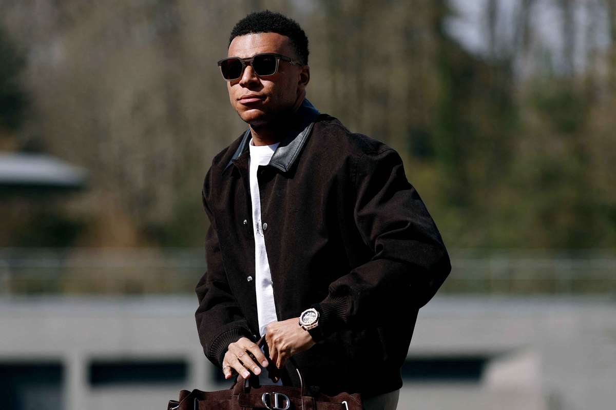 Mbappé afirma que a lesão no joelho já passou e deseja defrontar o Brasil