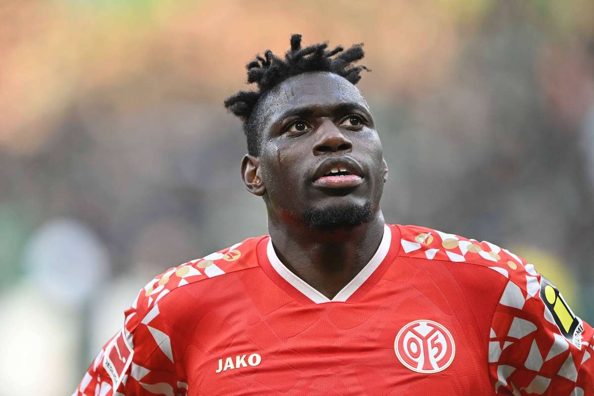 Danny da Costa sorgt mit Toilettenrennen fur Lacher