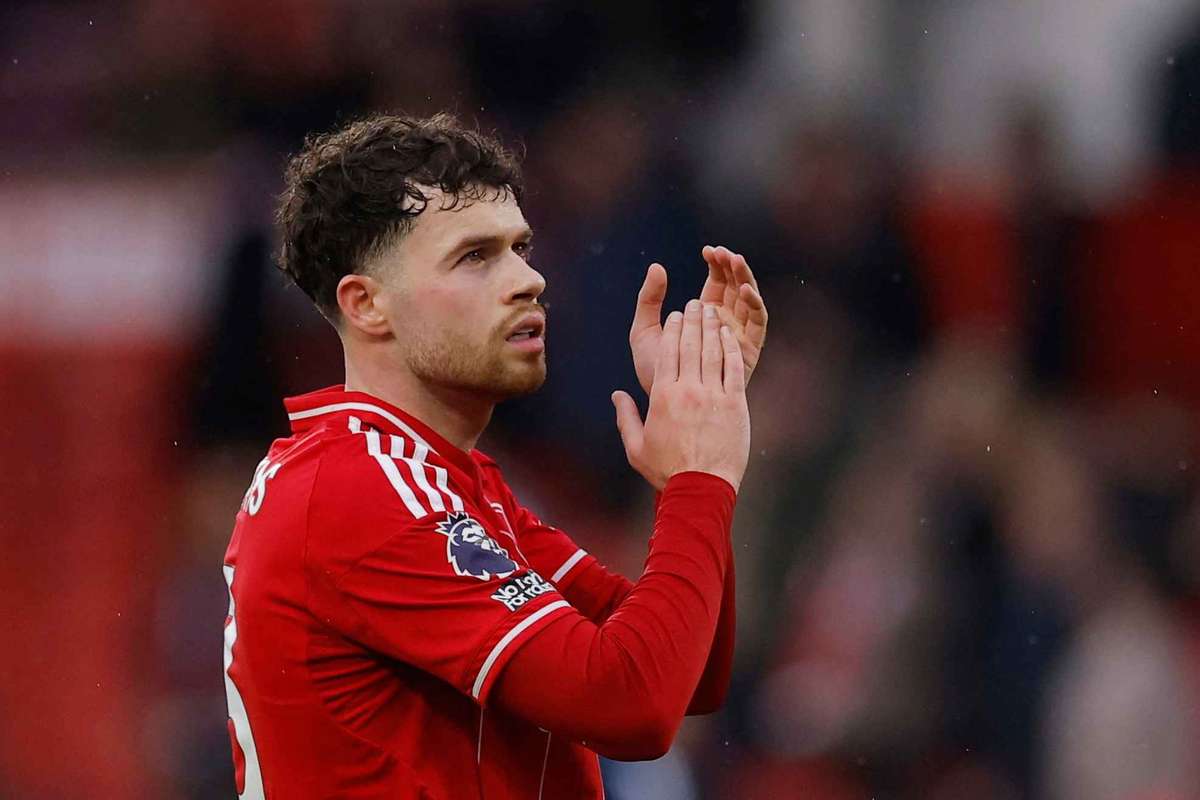 Mundial 2026 Neco Williams Aspira a Ser Mentor na Seleção Galesa Igual a Bale e Ramsey