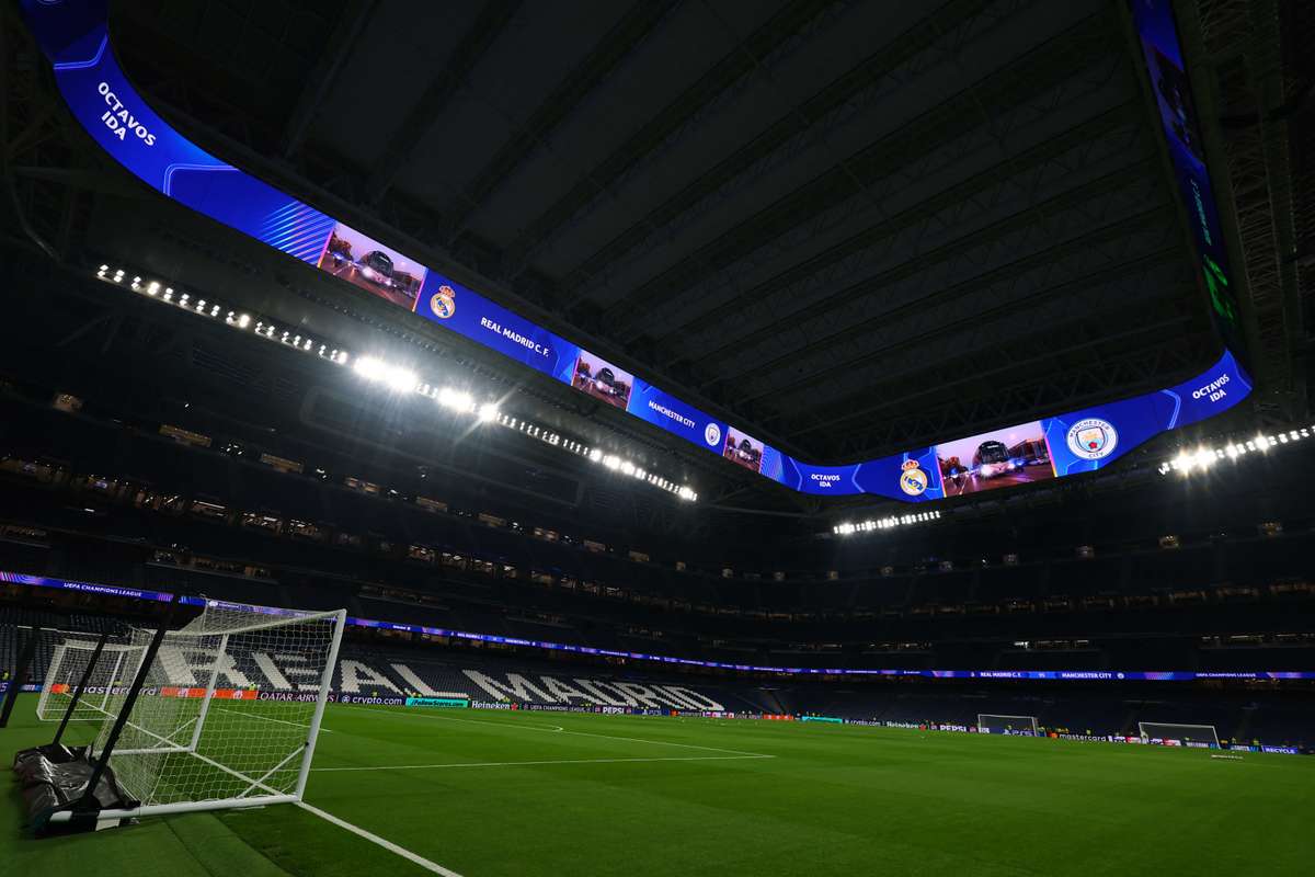 Estádio Santiago Bernabéu transforma se em court de ténis durante o Masters de Madrid