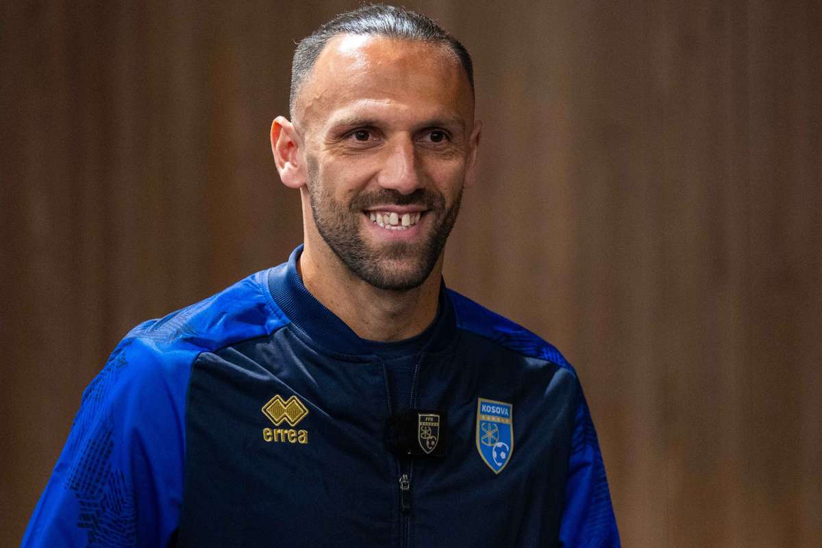 Muriqi compite por un lugar en el Mundial contra su amigo Valjent y Hancko