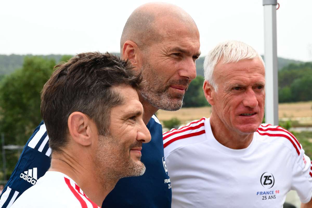 Zidane em destaque nas rumores Deschamps evita falar sobre sucessor na equipa francesa
