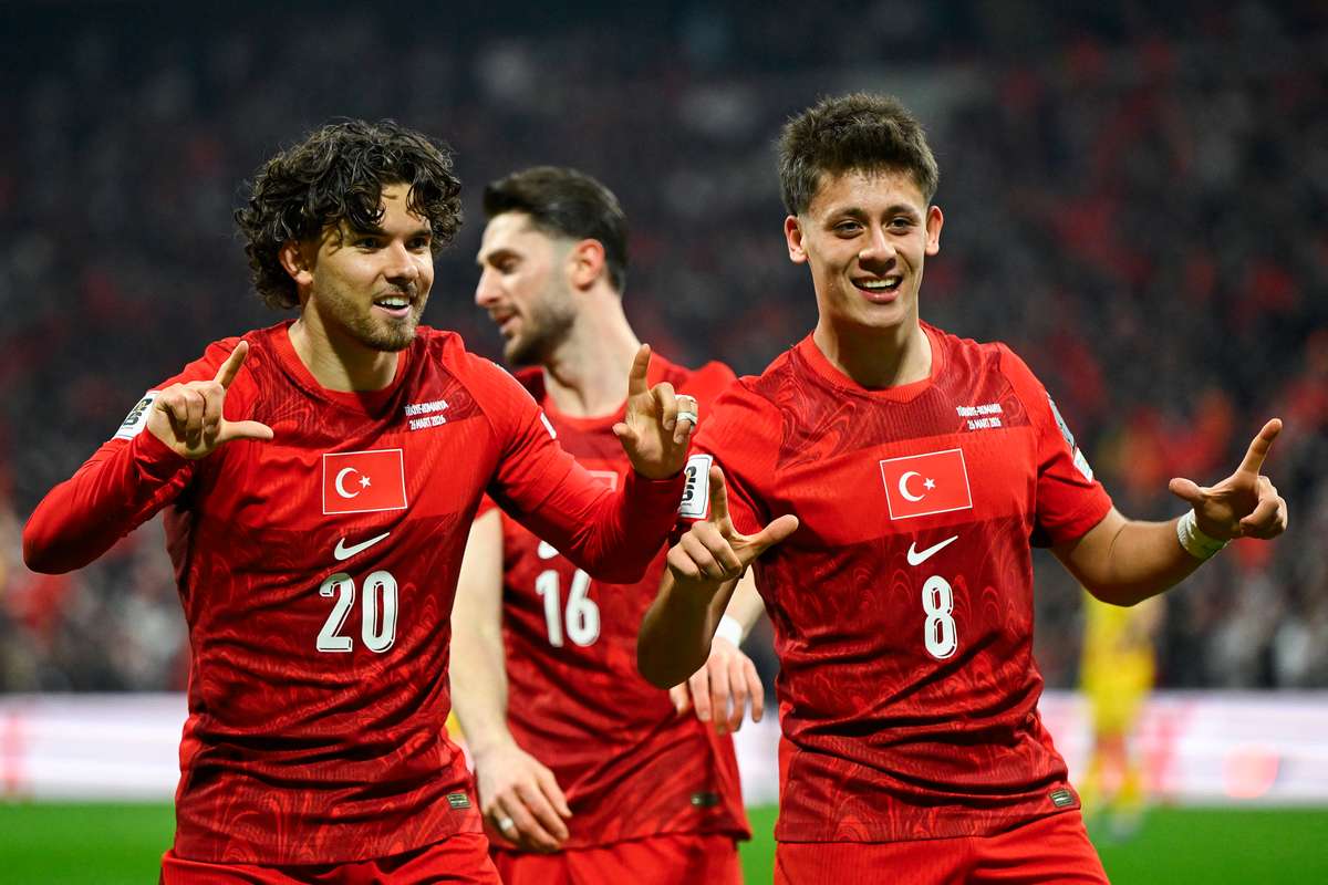 Turquia derrota Romênia e segue para a final do play off europeu rumo ao Mundial