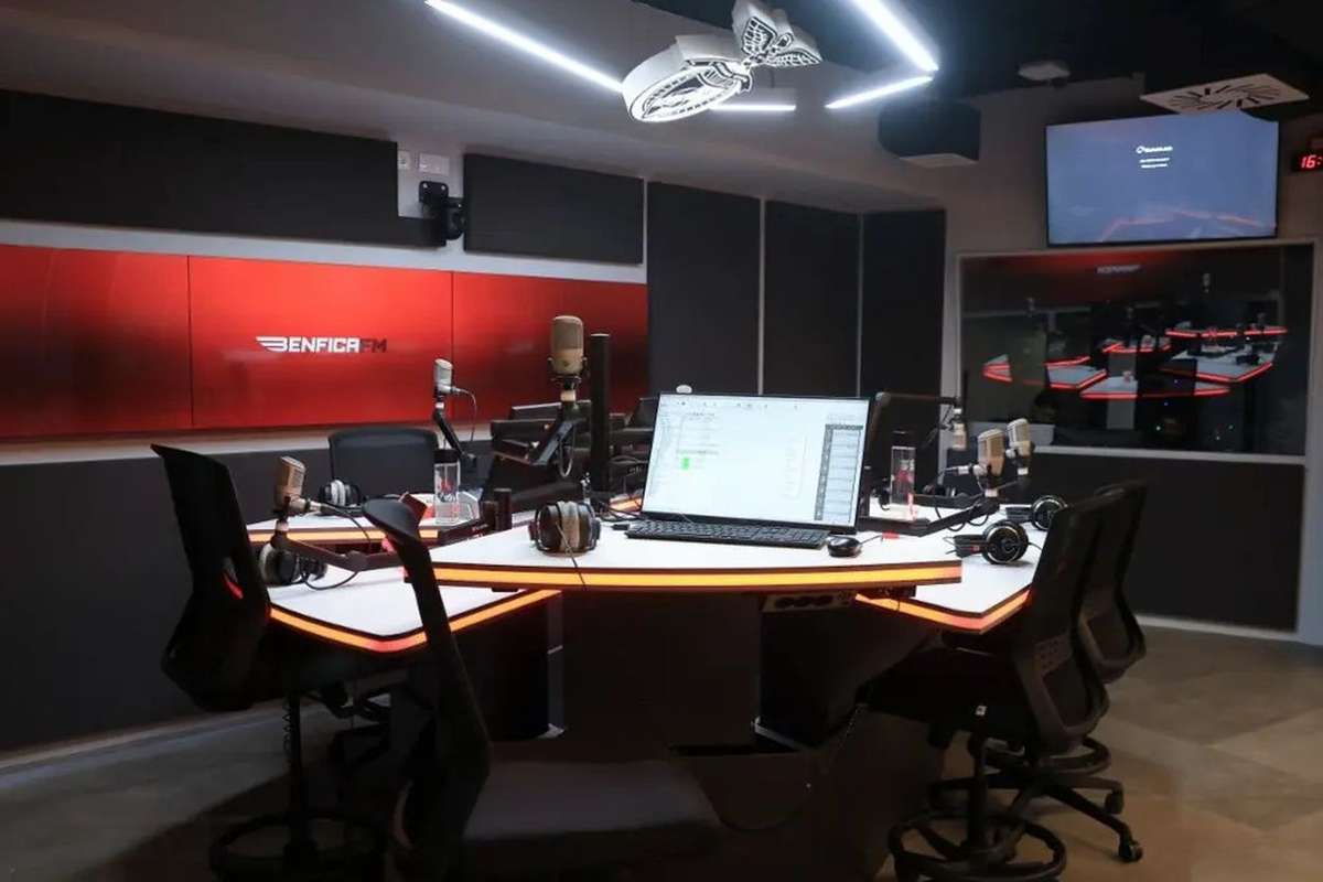 Conselho da ERC recusa projeto de rádio da Bauer ligado ao Benfica