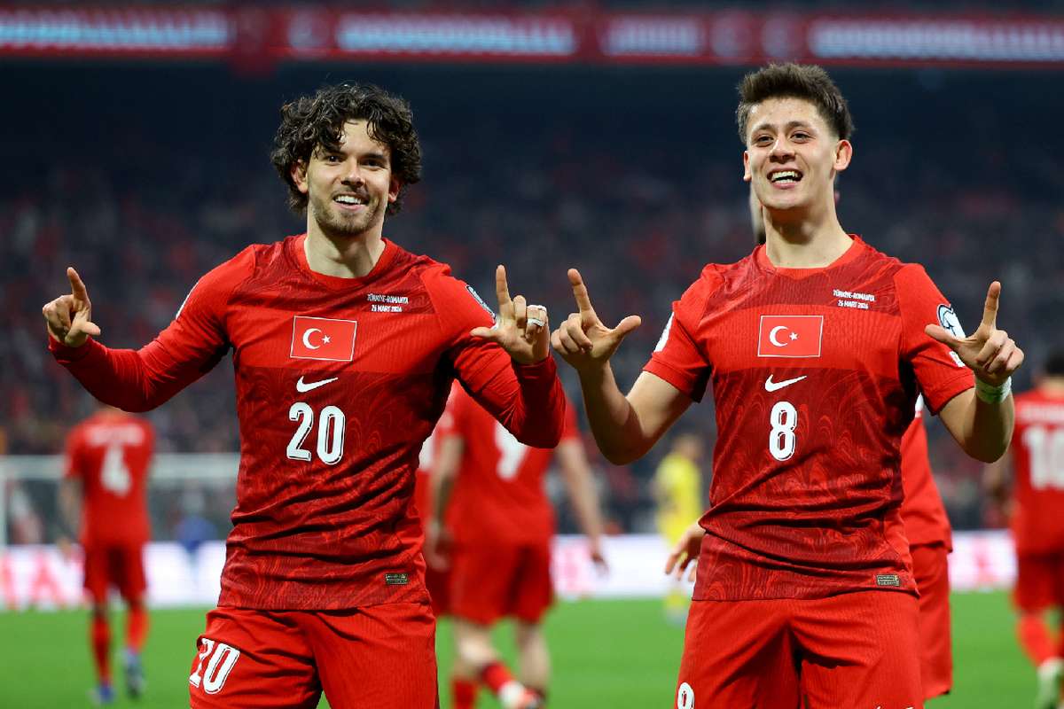 Turquie élimine la Roumanie pour approcher de la Coupe du monde