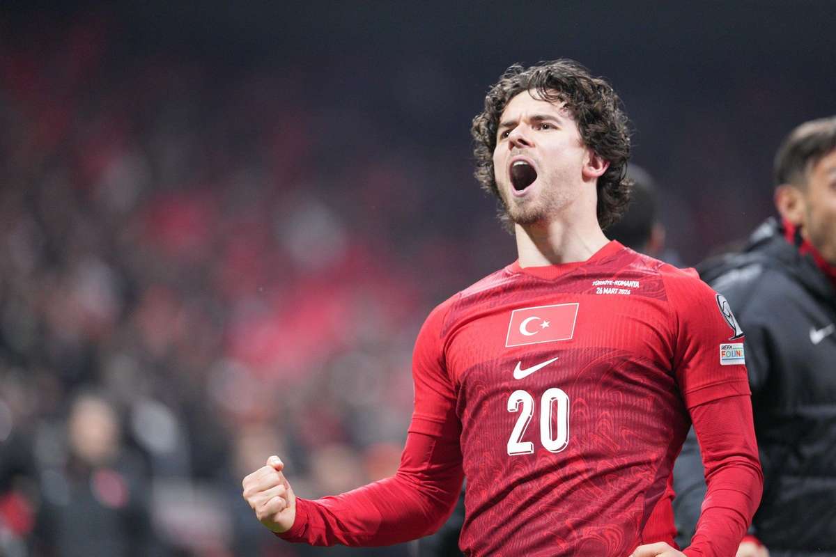 Kadioglu Siegtor nach Guler Vorlage: WM Hoffnungen der Turkei bleiben bestehen