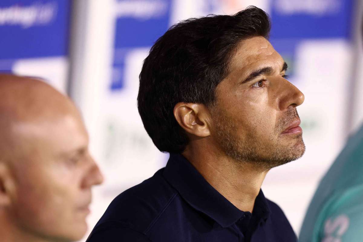 STJD apresenta queixas contra Abel e Memphis que podem ser punidos até seis jogos