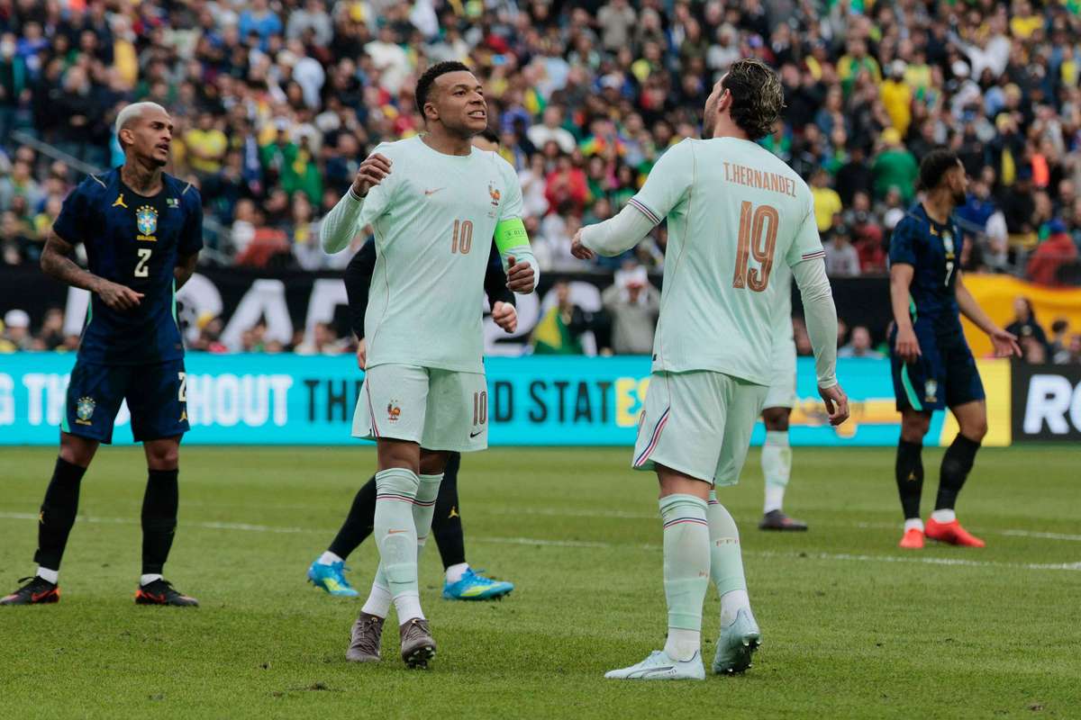 Mbappé abre el camino y Francia vence a Brasil en un amistoso (1-2)