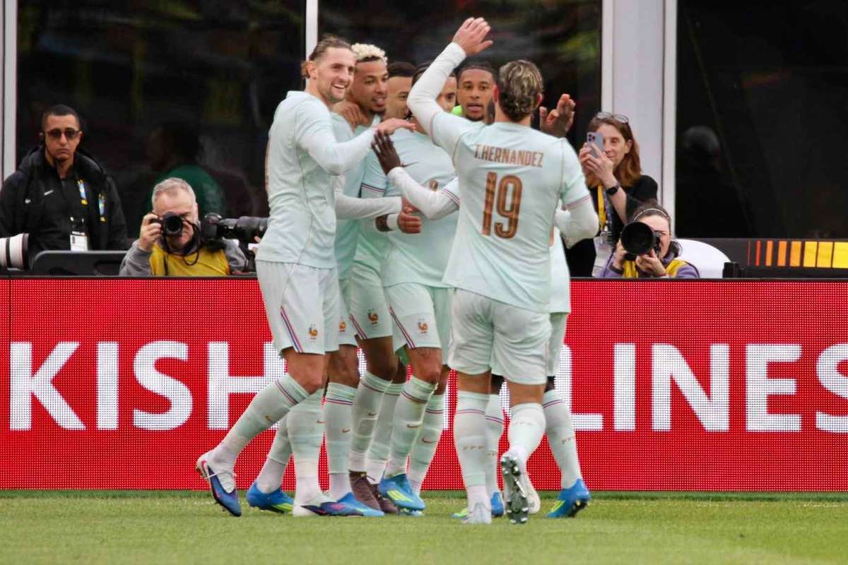 Rote Karte für Upamecano: Mbappé und Ekitike erzielen Treffer gegen Brasilien