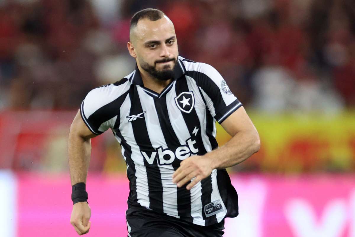 Corinthians e Botafogo param negociações por Arthur Cabral devido a desacordo salarial