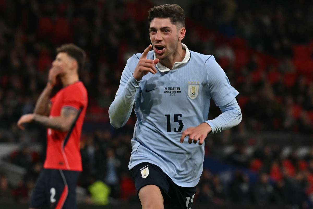 Valverde firma de penalti el empate de Uruguay ante Inglaterra en Wembley (1-1)