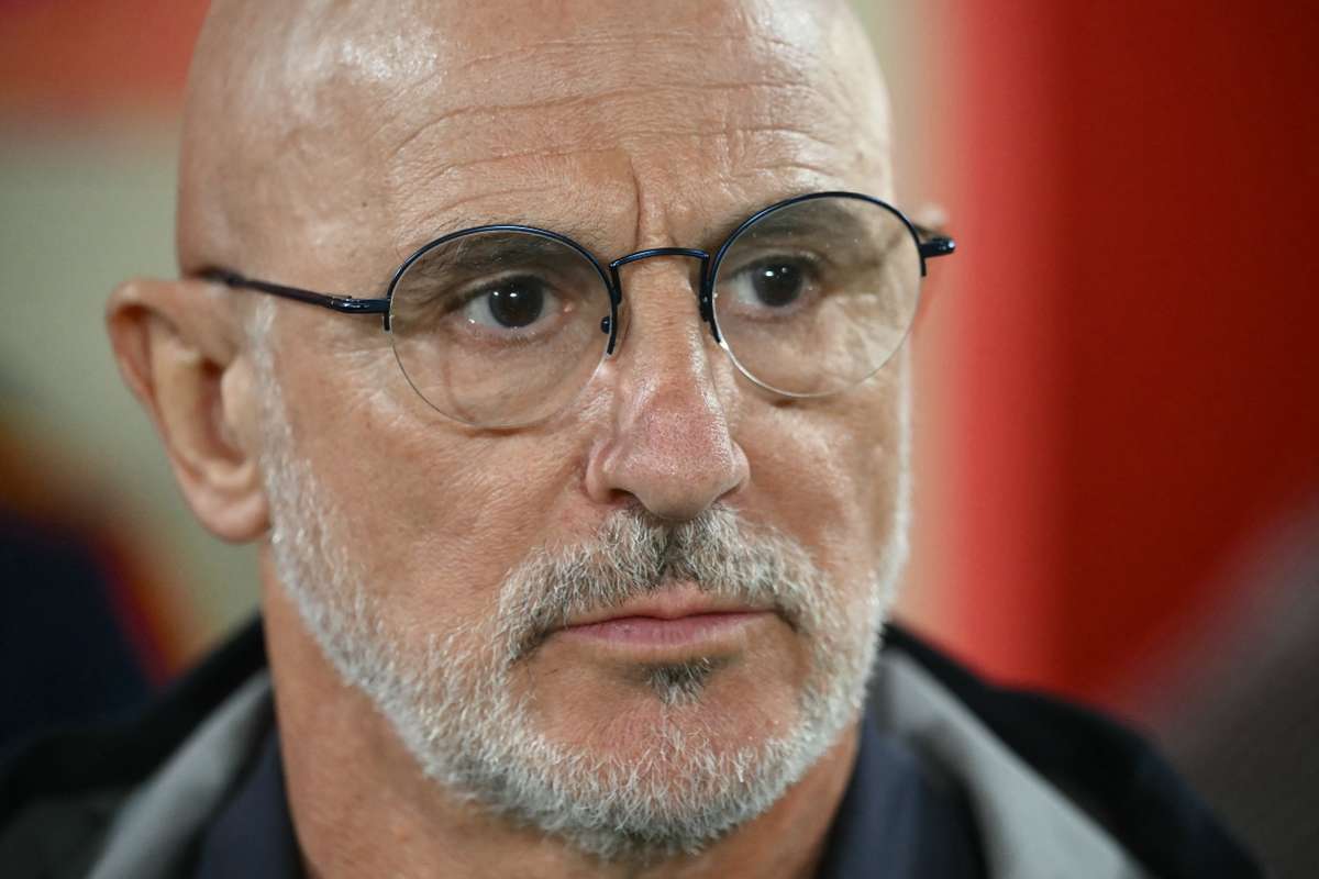 De la Fuente elogia Oyarzábal: ele realiza tudo com excelência e questiona a ausência de um finalizador