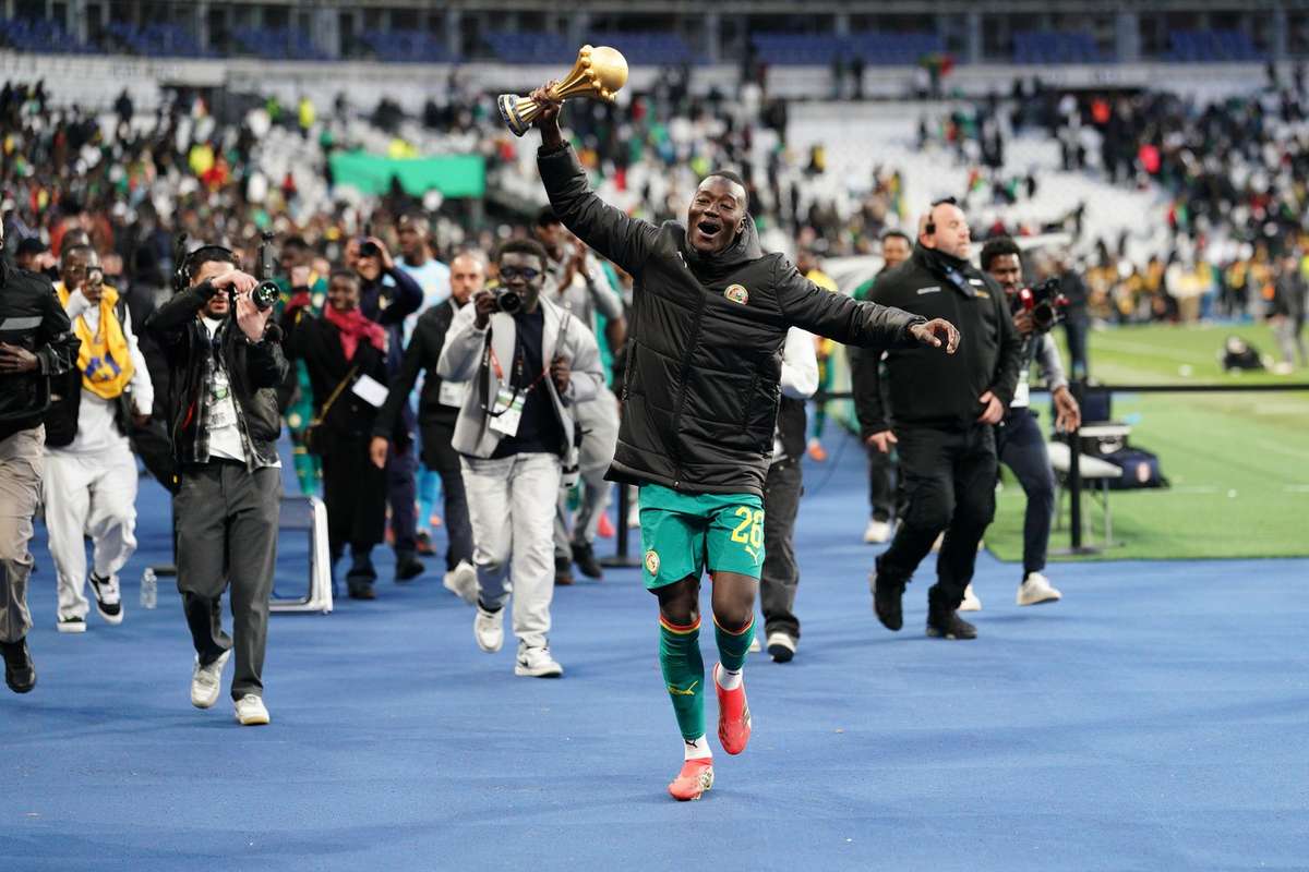 Senegal exibiu o troféu da CAN 2025 num jogo particular frente ao Peru (2 0)