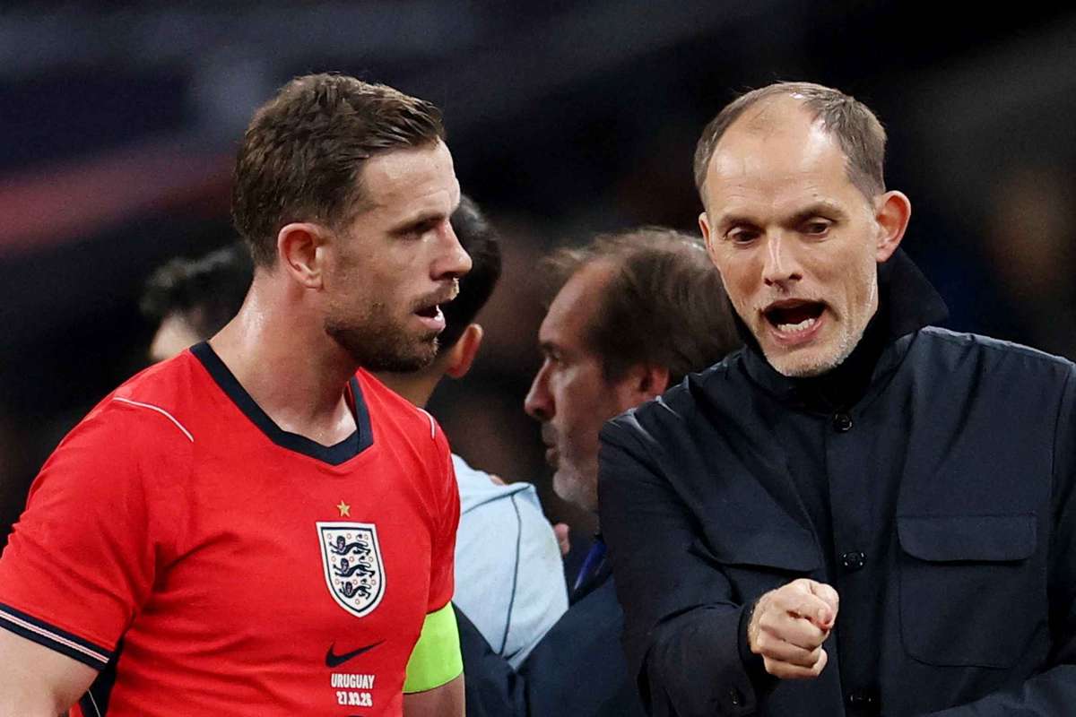 Jordan Henderson apoia Ben White: Alguns torcedores nem percebem o motivo dos assobios