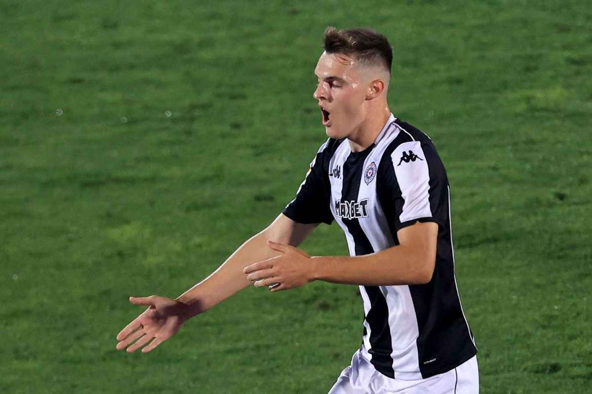 Acordo concluído: AC Milan assegura Andrej Kostic do Partizan por 3 milhões de euros