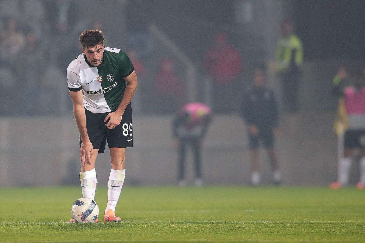 Fotis Ioannidis do Sporting adia cirurgia por enquanto