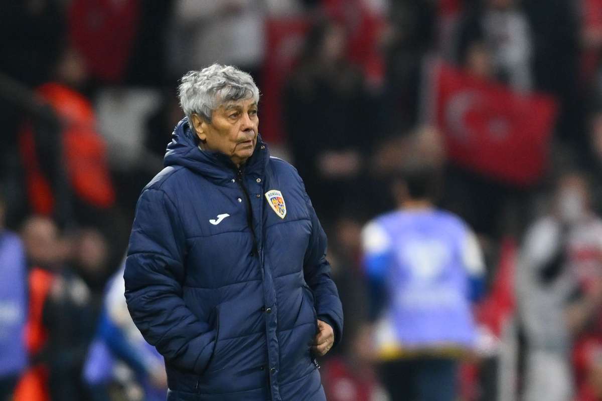 Mircea Lucescu entraineur de la Roumanie touché par un malaise