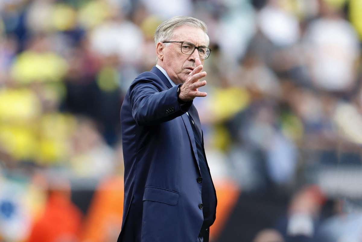 Ancelotti assegura Danilo na Copa e revela escalação inicial pronta