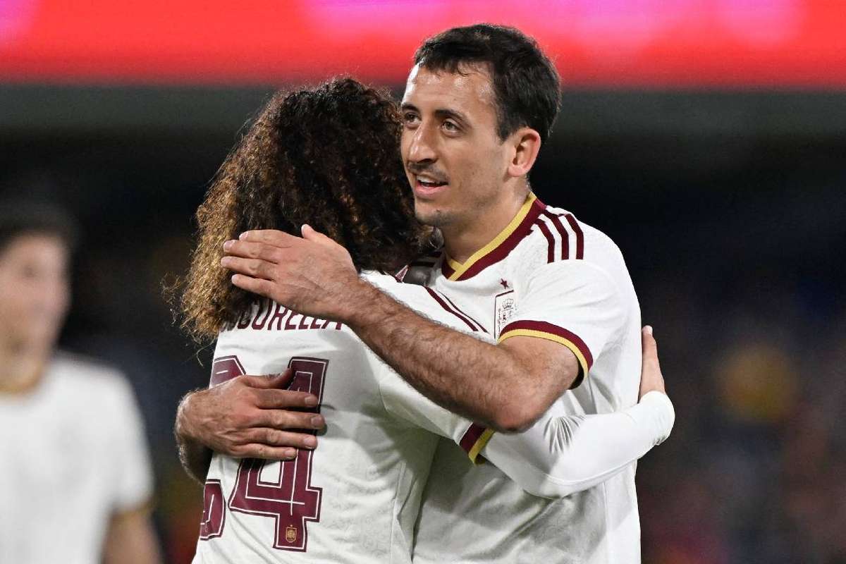 Cucurella reconhece que uma oferta do Barcelona seria algo a considerar