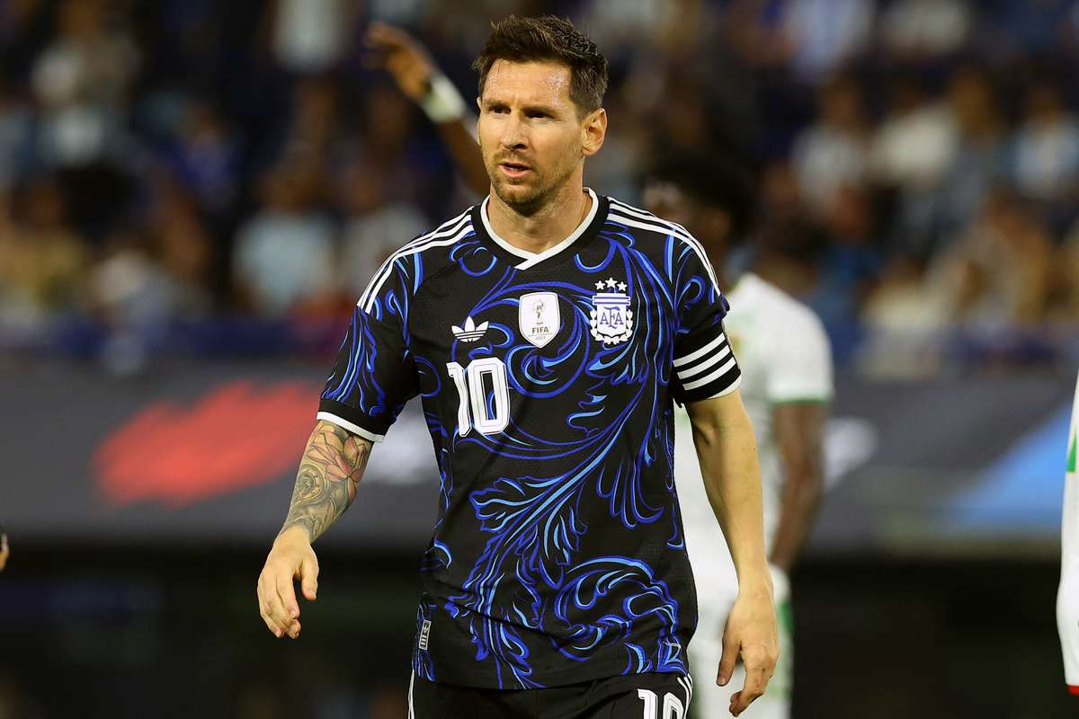 Copa do Mundo 2026: Treinador Scaloni assegura posicao inicial de Messi no amistoso diante da Zâmbia