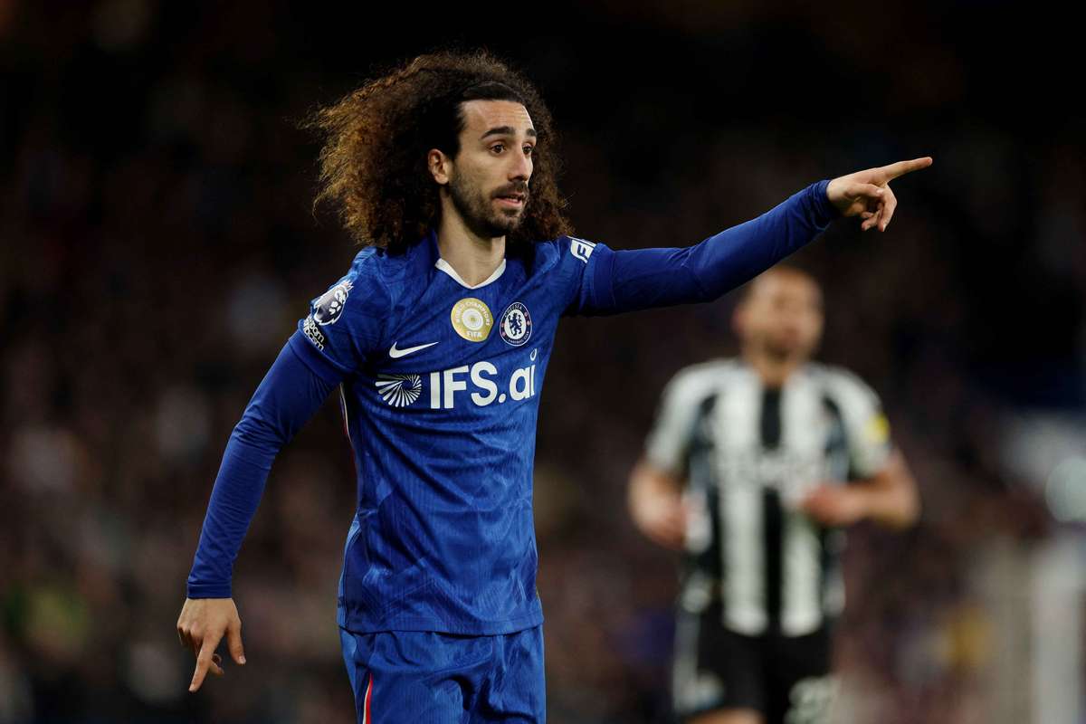 Cucurella cuestiona la estrategia de contrataciones del Chelsea y el cese de Maresca
