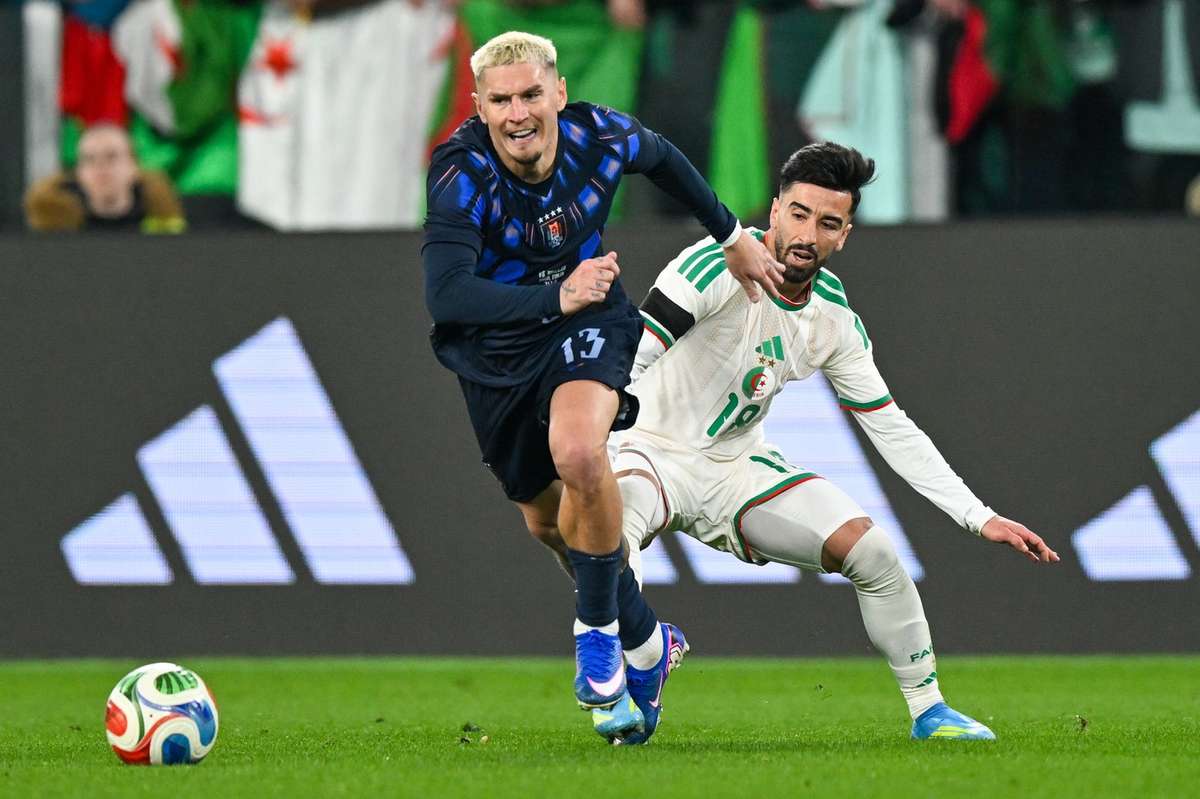 Uruguay acentúa su problema goleador tras igualar sin goles frente a Argelia