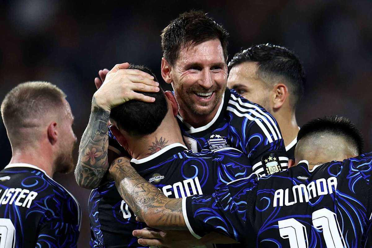 Com golo de Messi, Argentina goleia Zâmbia num jogo descontraído