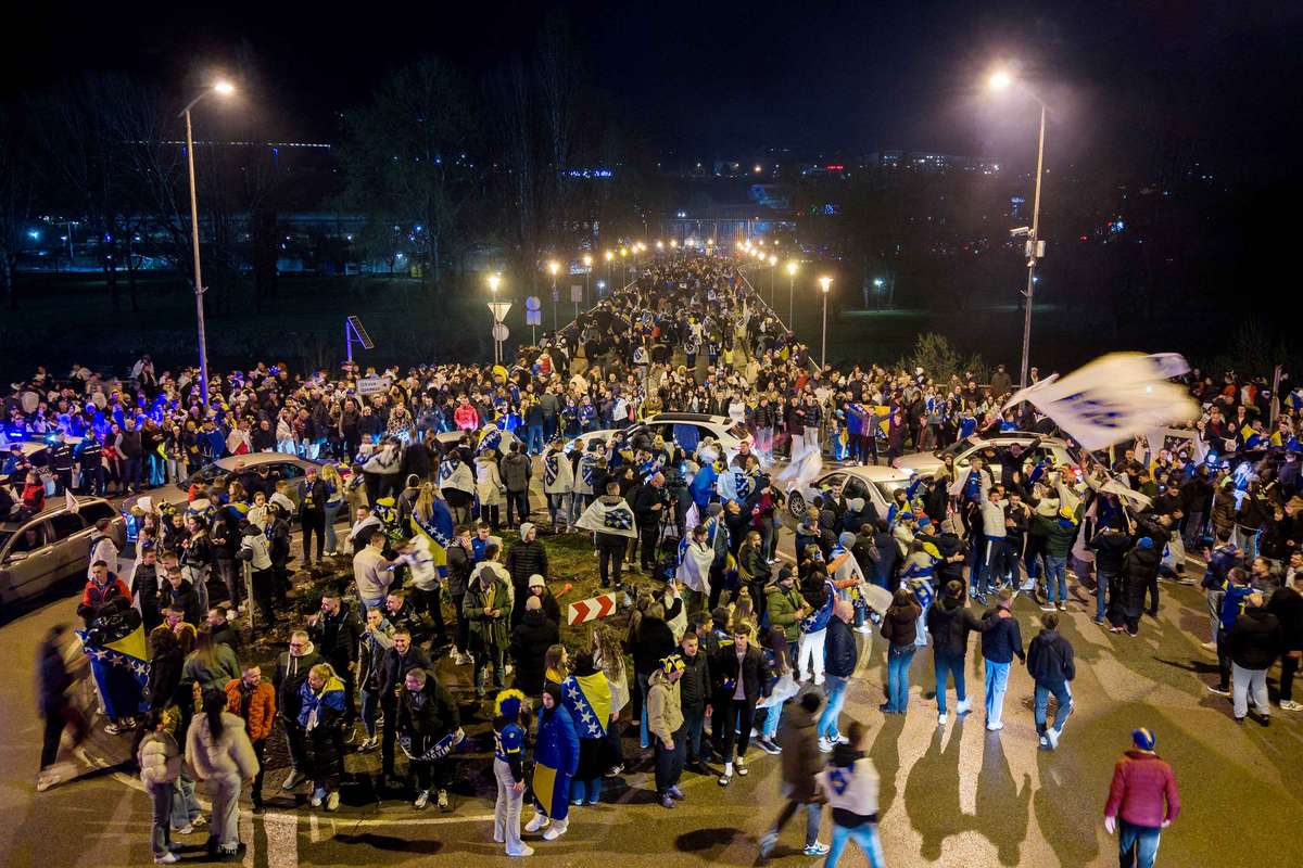 Ganz Bosnien und Herzegowina feiert Dzeko und Co.: "Sarajevo kocht vor Emotionen"