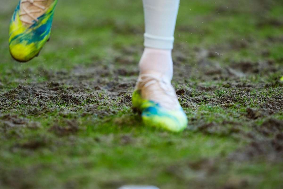 Erling Haaland and Norway Coach Solbakken Express Regret to Switzerland Over Substandard Field Conditions