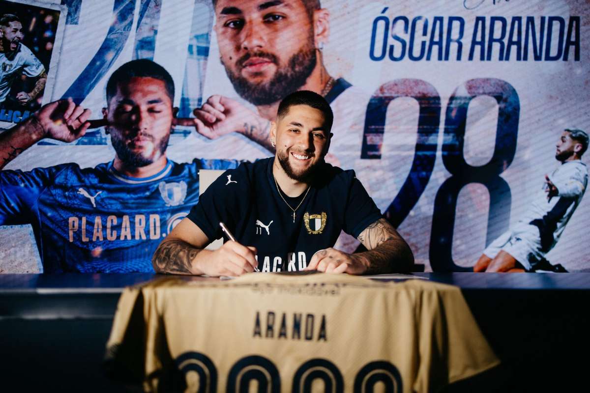 Confirmado: Óscar Aranda prolonga vínculo com o Famalicão até 2028