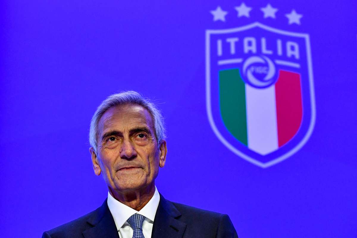 Ministro italiano de Deportes exige la renuncia del líder de la Federación de Fútbol