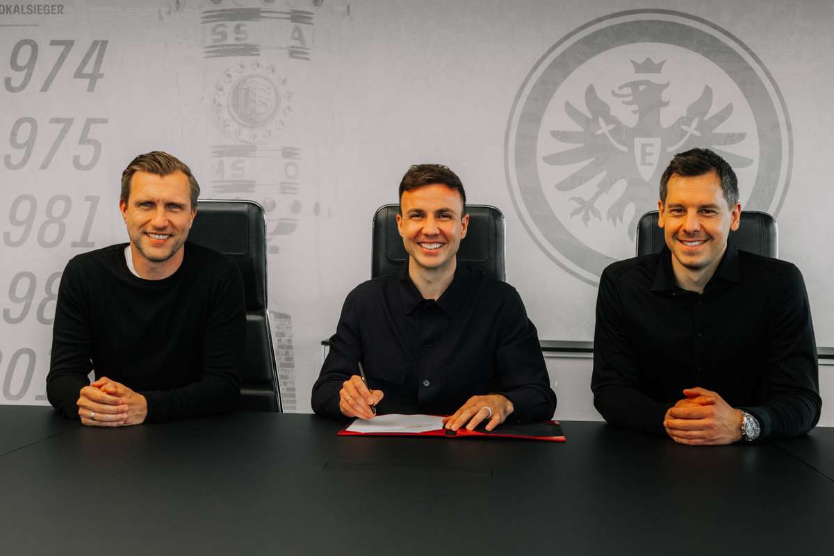 Mario Götze o herói da Copa do Mundo de 2014 estende contrato com Eintracht Frankfurt