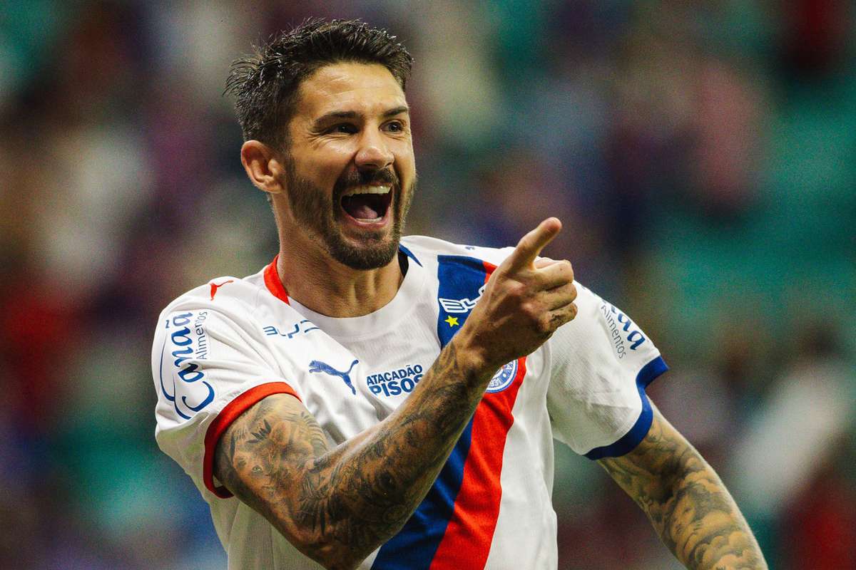 Bahia derrota Athletico PR por goleada em casa e fecha rodada no G4 do Brasileirao