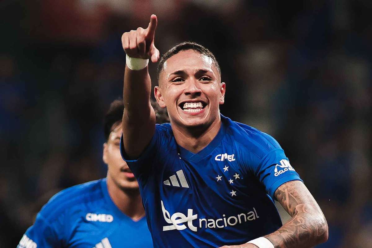 Em seis minutos intensos o Cruzeiro conquista a primeira vitória no campeonato brasileiro