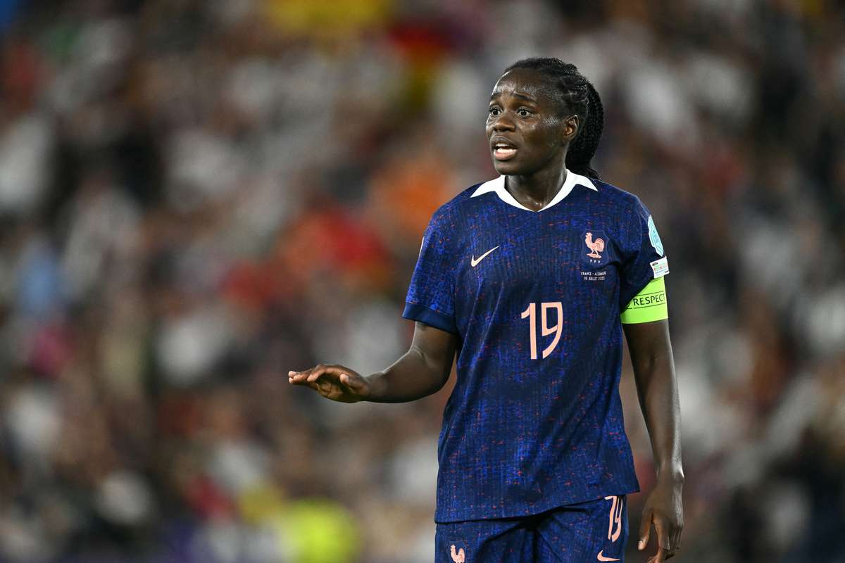 Futebol Feminino França Griedge Mbock e Delphine Cascarino de Volta à Seleção