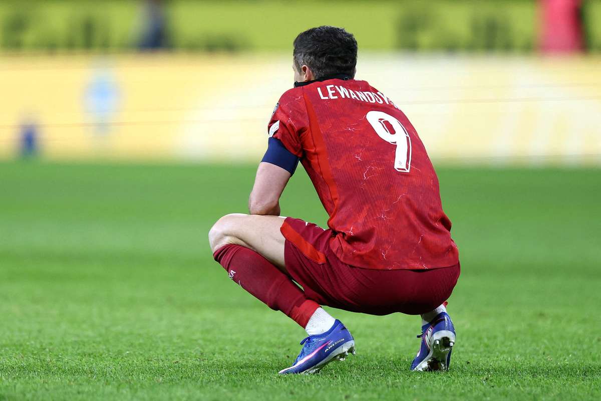 Lewandowski pondera fim da carreira pela Polónia após eliminação no Mundial
