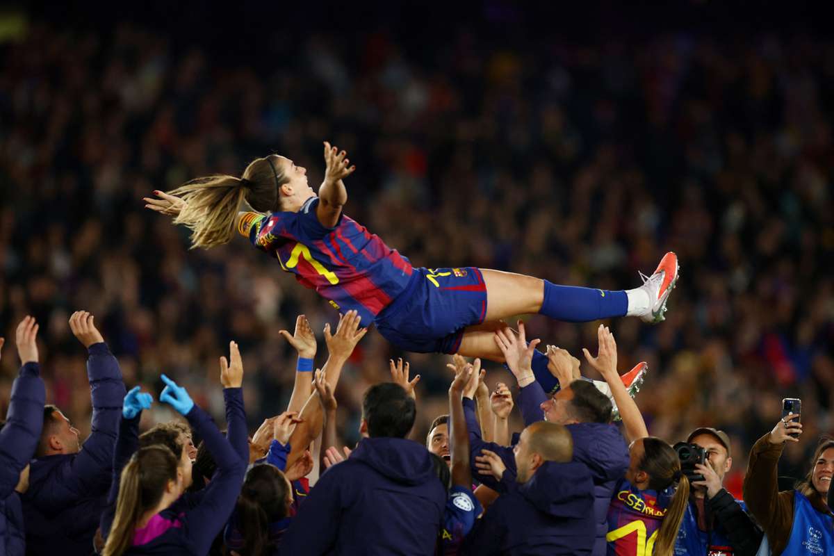 El FC Barcelona rinde homenaje a Alexia Putellas en su partido número 500