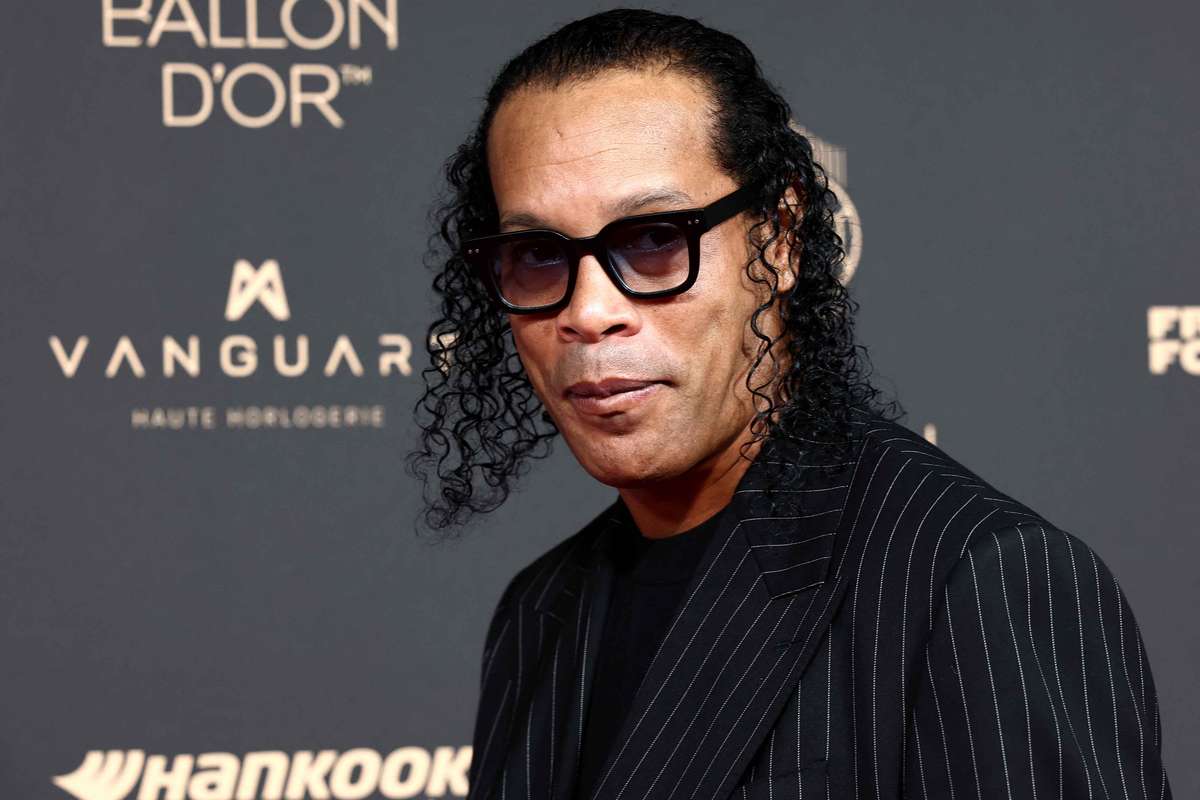 Cumplice no escandalo do passaporte falso de Ronaldinho apresenta-se as autoridades seis anos apos