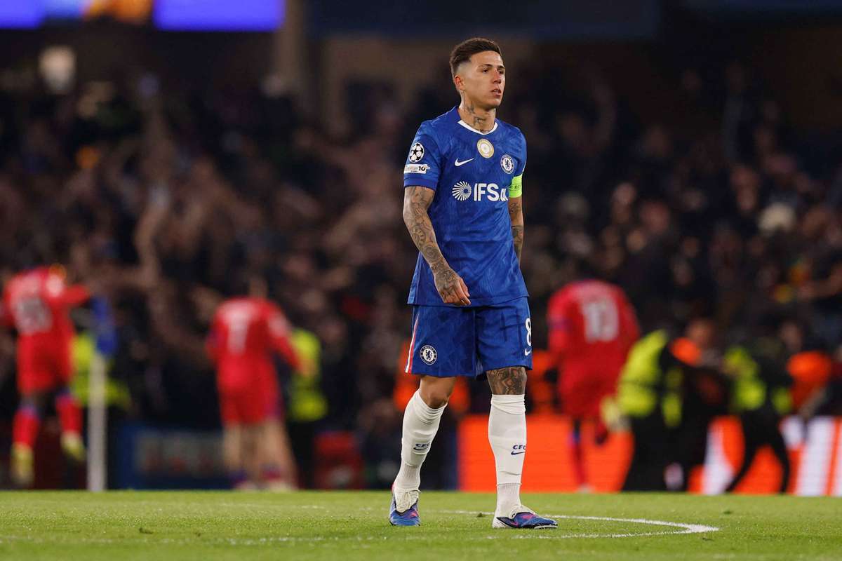 Rosenior pune Enzo Fernández devido a comentários controversos: "Ultrpassou os limites"