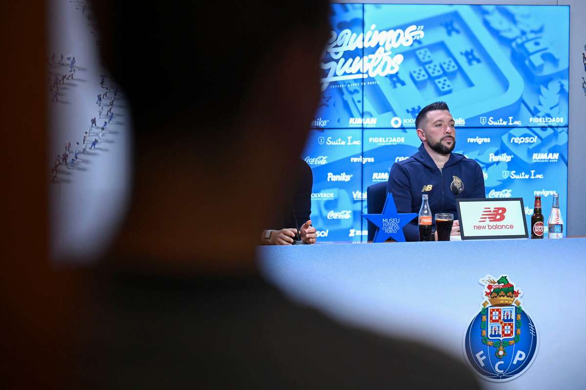 Farioli anuncia regresso de Mora e Costa, apoia AVB e destaca Famalicão: "A qualidade existe"