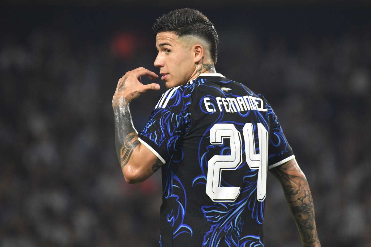 Enzo Fernandez exclu des deux rencontres suivantes avec Chelsea