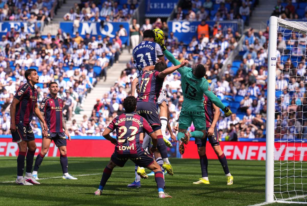 LaLiga: Real Sociedad derrota Levante de Luís Castro com Guedes no onze inicial (2-0)