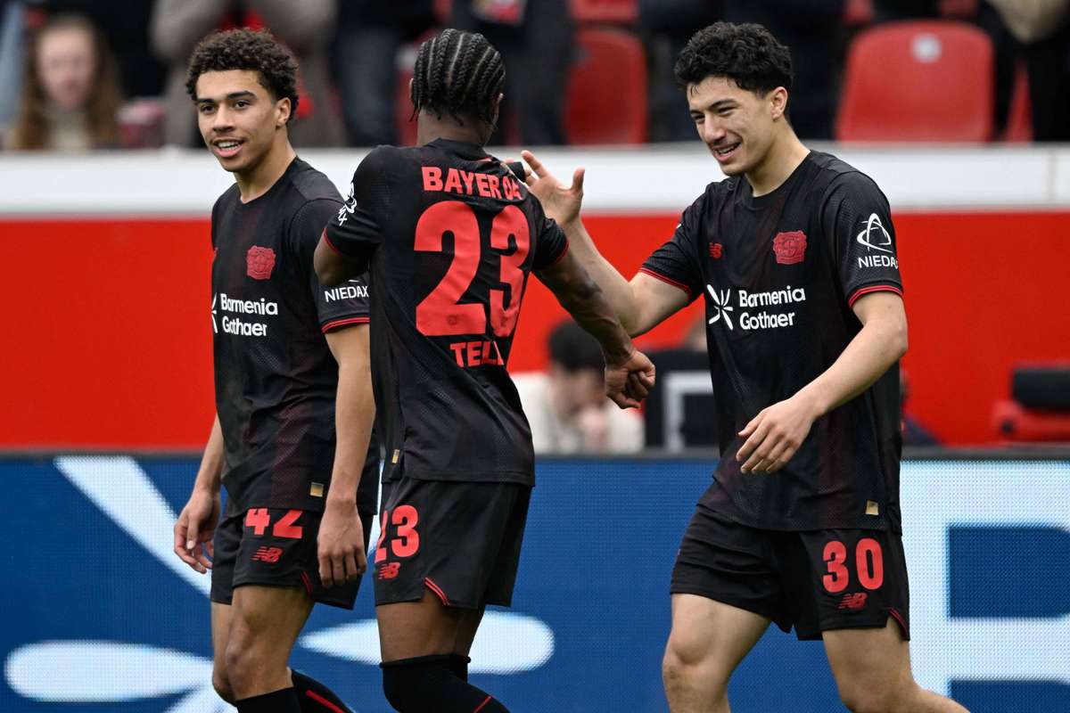 Bayer Leverkusen ramt er zes in tegen Wolfsburg in een achtbaan van negen treffers