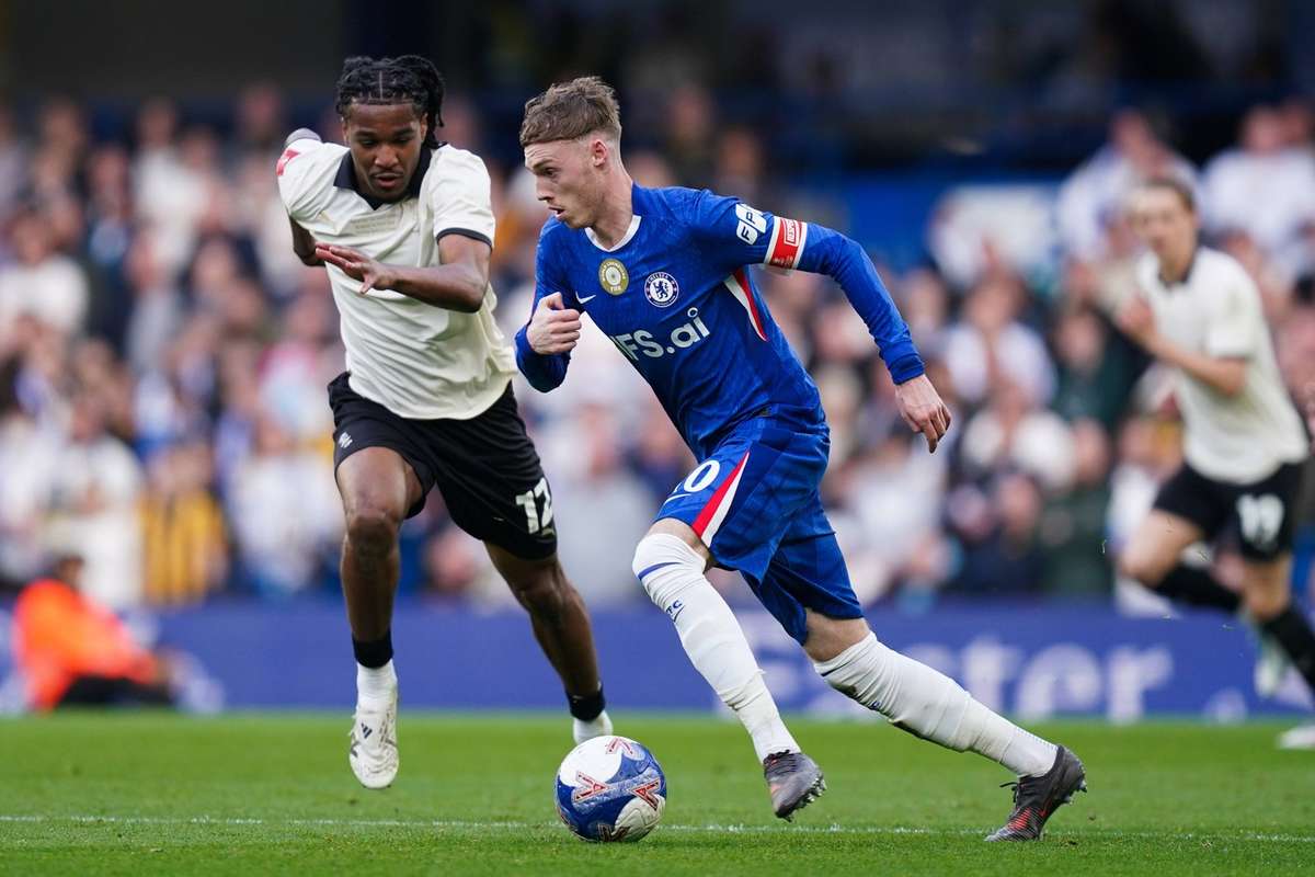 Rosenior elogia a Palmer y envía un leve reproche a Enzo Fernández: 'Mostró liderazgo actuando'