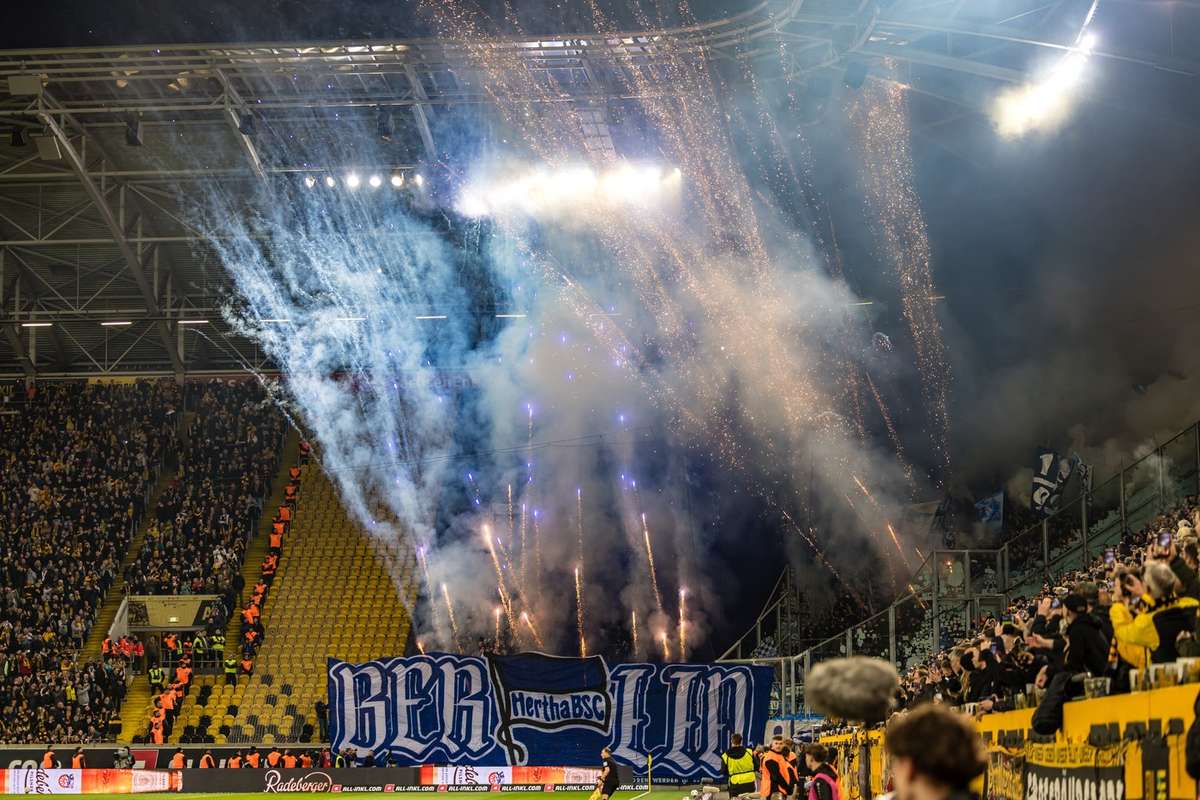 Raketen und Verfolgungsjagden Dresden Spiel vor Abbruch Alle unter Schock
