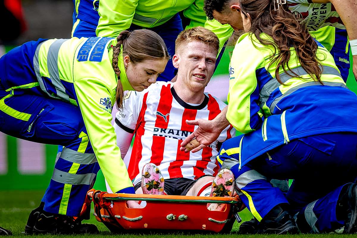 Pesadilla para Schouten: la estrella del PSV se rompe el cruzado y dice adiós al Mundial