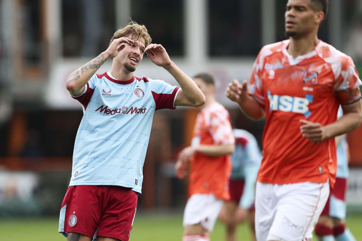 FC Volendam speelt gelijk tegen Feyenoord en kroont PSV tot Eredivisie kampioen