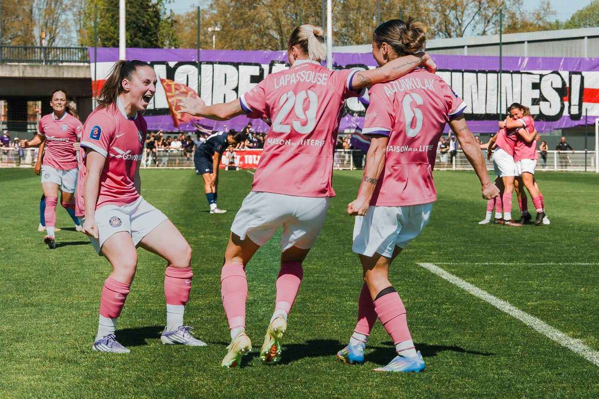 Après treize années d'espérance Toulouse accède enfin à la Première Ligue et remporte le titre en Seconde Ligue